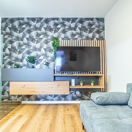 Charming 1Br And 1Lr Apt Modern Design Donaustadt Viena Exterior foto